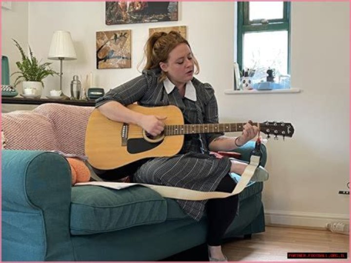 Amy Allan: An Enigmatic Singer-Songwriter