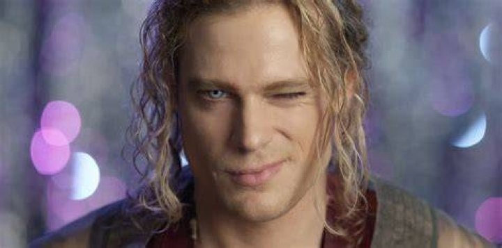 Sam Reid: Actor And The Love Of His Life