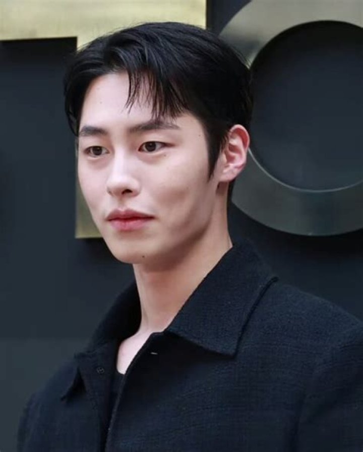 Unraveling The Enigma: Who Is Lee Jae Wook?