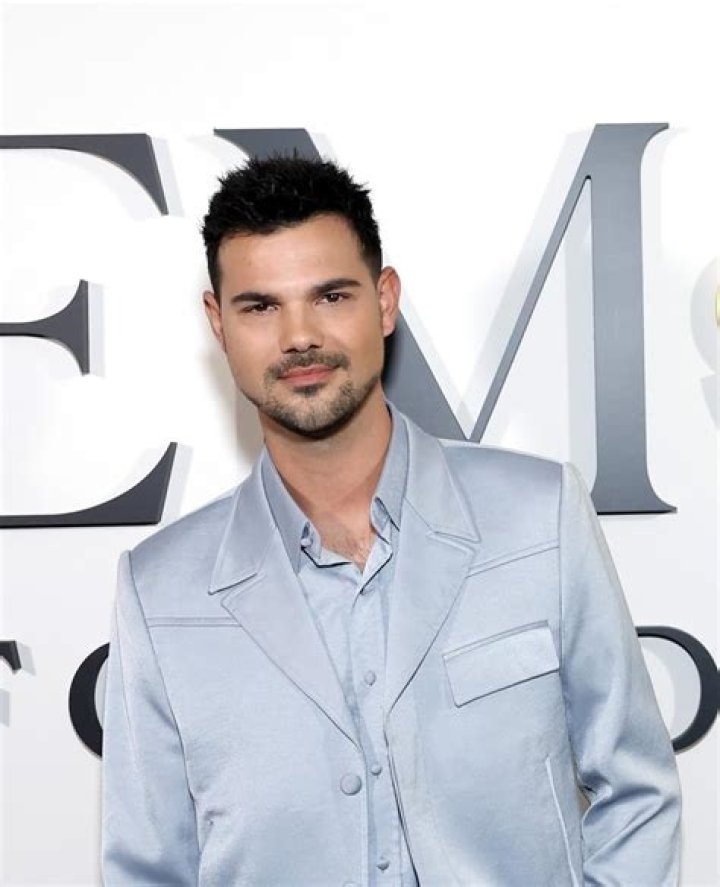Unveiling The Age Of Taylor Lautner In Twilight: A Journey Through Time