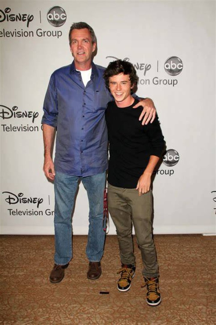 Unveiling The Enigma: Neil Flynn Height And More