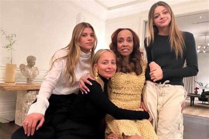 Unveiling The Life And Style Of Nicole Richie