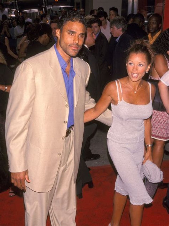 Unveiling The Love Life Of Vanessa Williams: Is Vanessa Williams Married?
